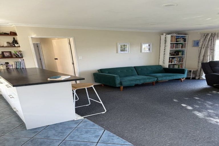 Photo of property in 1/20 Mandeville Crescent, Grenada Village, Wellington, 6037