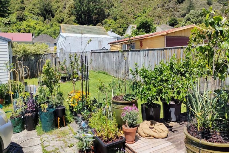 Photo of property in 33 Toomath Street, Naenae, Lower Hutt, 5011