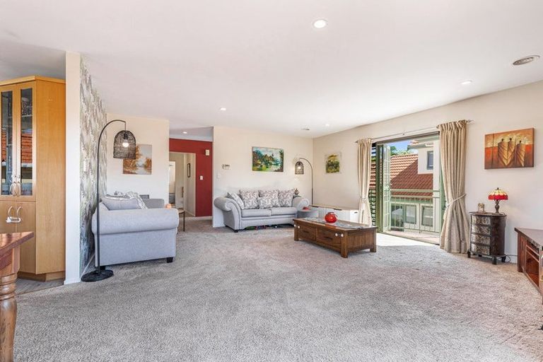 Photo of property in 30 Parkwood Crescent, Gulf Harbour, Whangaparaoa, 0930