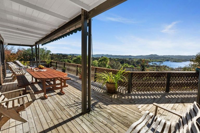 Photo of property in 76 Brick Bay Drive, Sandspit, Warkworth, 0982