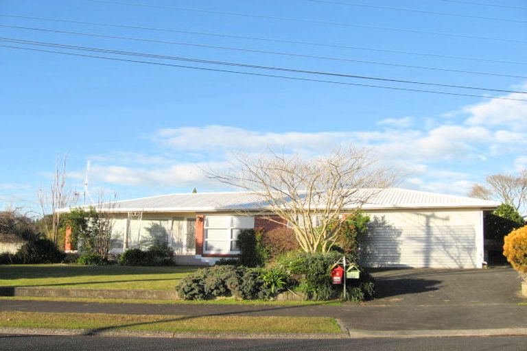 Photo of property in 35 Berkley Avenue, Hillcrest, Hamilton, 3216