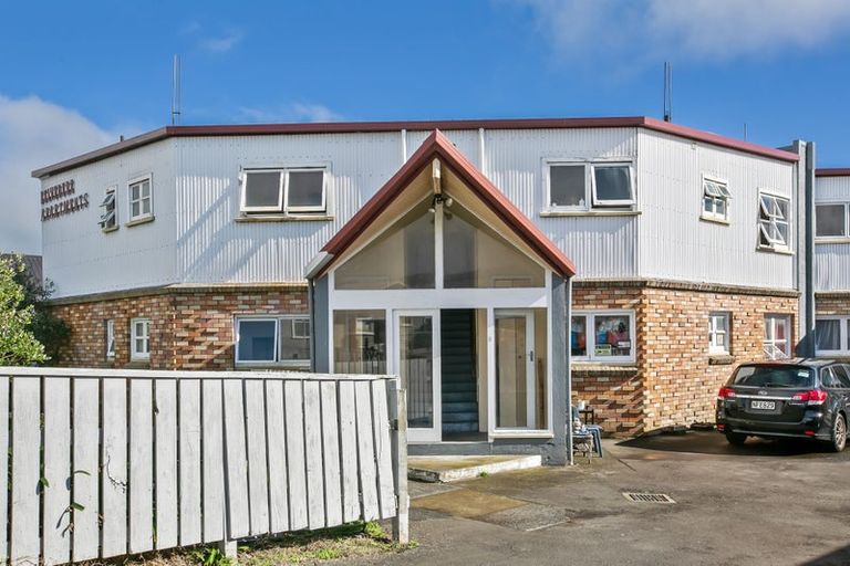 Photo of property in 4/184 Powderham Street, New Plymouth, 4310