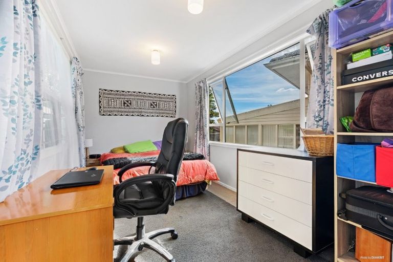 Photo of property in 18 Alma Street, Te Atatu South, Auckland, 0610