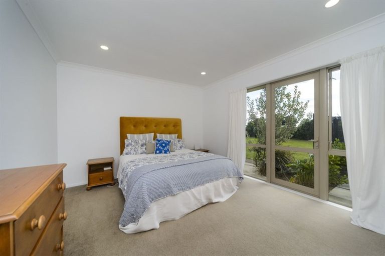 Photo of property in 72 Aranui Road, Kairanga, Palmerston North, 4475