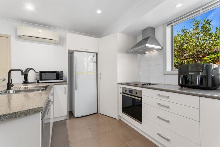 Photo of property in 82 Barbados Way, One Tree Point, 0118