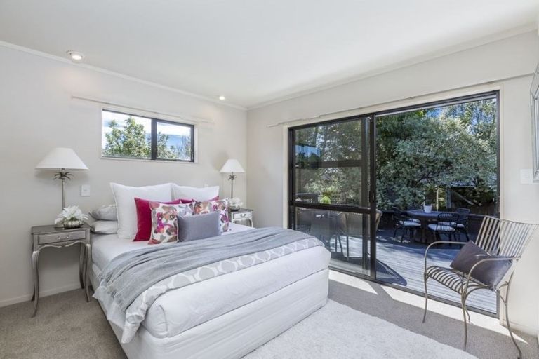 Photo of property in 2/9 Eastwood Rise, Browns Bay, Auckland, 0630