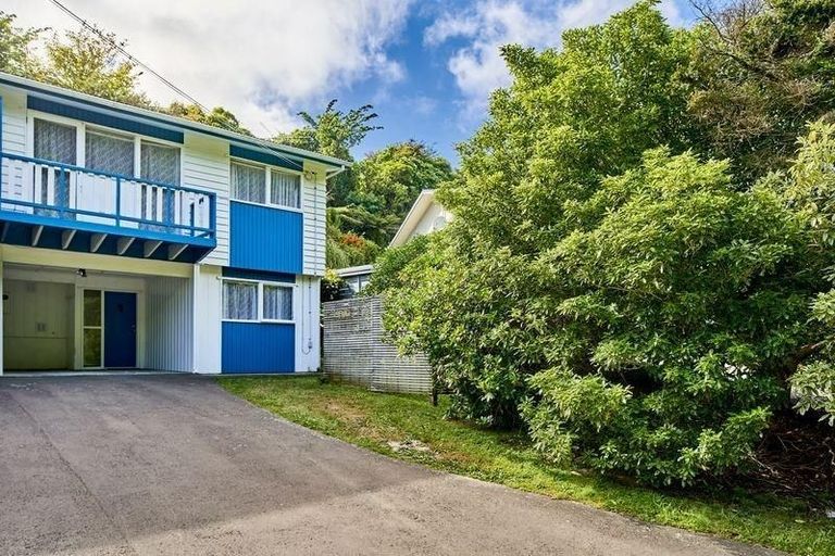 Photo of property in 120 Middleton Road, Churton Park, Wellington, 6037