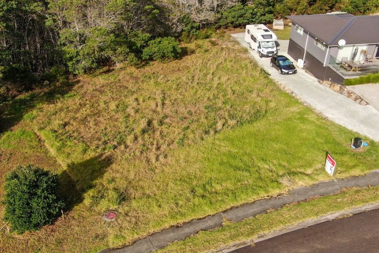 Photo of property in 28 Dudley Crescent, Cable Bay, 0420