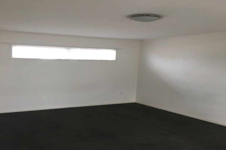 Photo of property in 94 Royal Road, Massey, Auckland, 0614