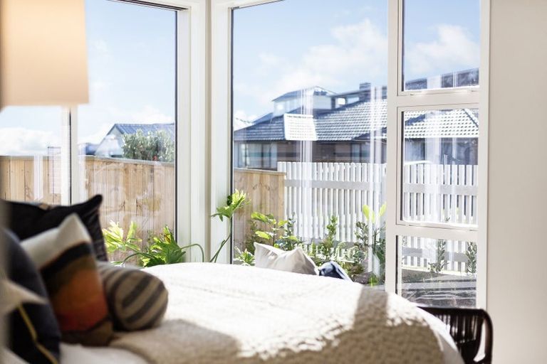 Photo of property in 28 Te Hoiere Street, Aotea, Porirua, 5024