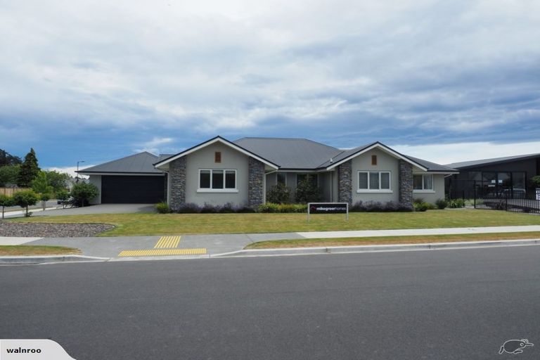 Photo of property in 2 Brantholme Place, Rangiora, 7400