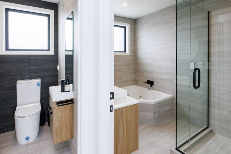 Photo of property in 18 Silkwood Place, Fitzherbert, Palmerston North, 4410