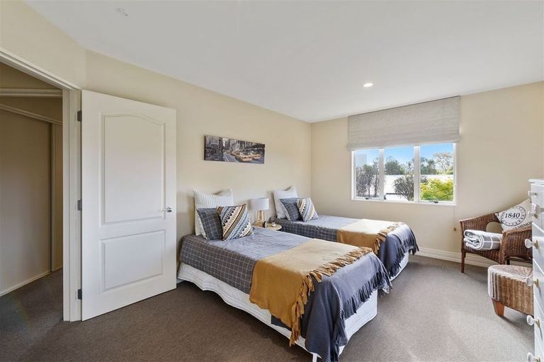 Photo of property in 6 Leabridge Mews, Harewood, Christchurch, 8051
