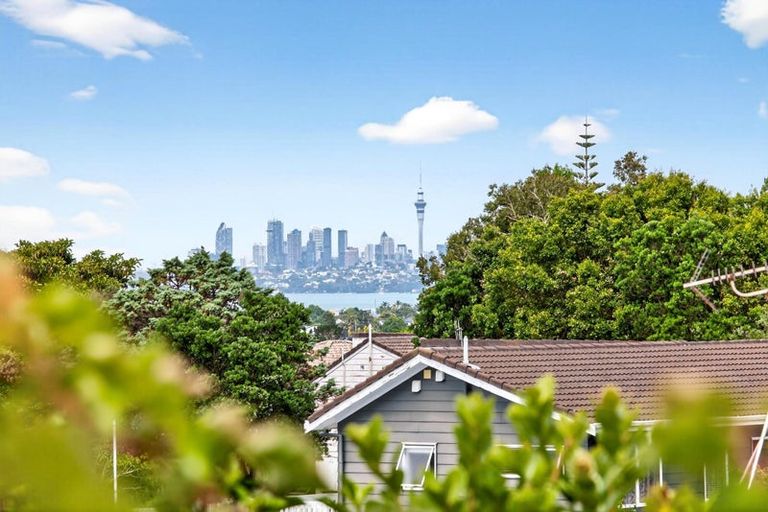 Photo of property in 22 Widmore Drive, Massey, Auckland, 0614