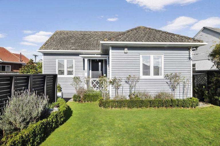 Photo of property in 13 Wayside, Miramar, Wellington, 6022