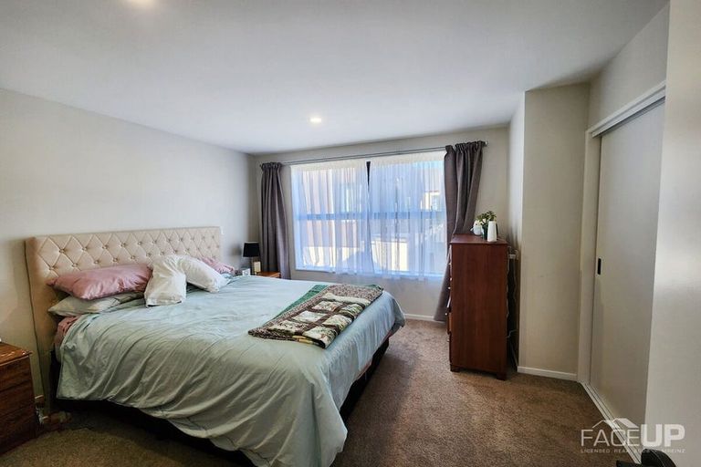 Photo of property in 15 Peihana Road, Hobsonville, Auckland, 0616