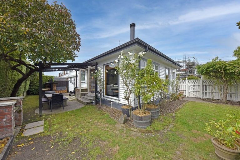 Photo of property in 1/42 Nortons Road, Avonhead, Christchurch, 8042