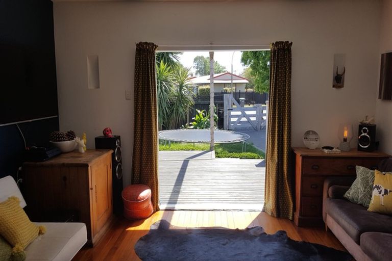 Photo of property in 86 Winters Road, Redwood, Christchurch, 8051