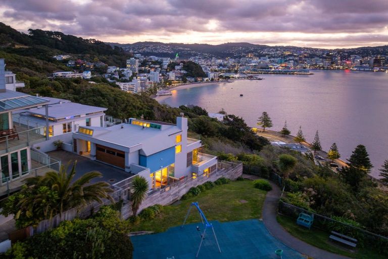 Photo of property in 20 The Crescent, Roseneath, Wellington, 6011