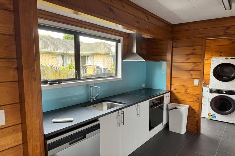 Photo of property in 49 Norcross Avenue, Henderson, Auckland, 0612