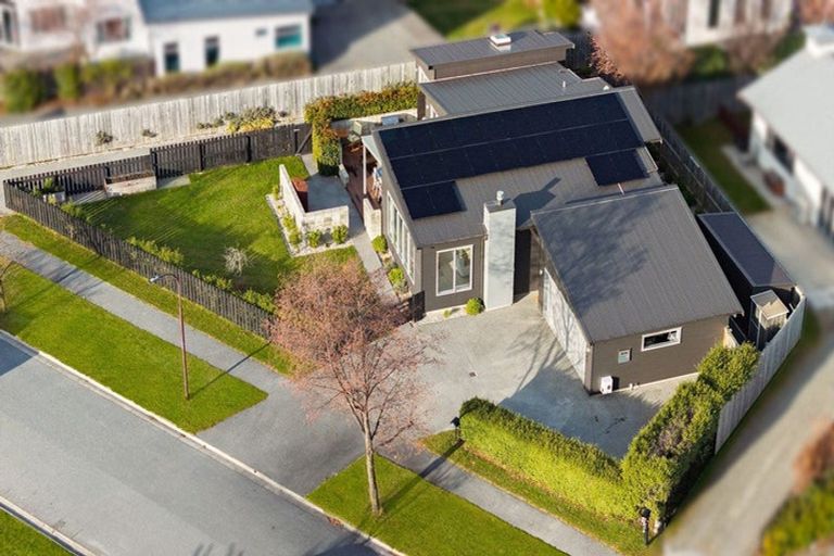 Photo of property in 14 Orbell Drive, Lake Hayes, Queenstown, 9304