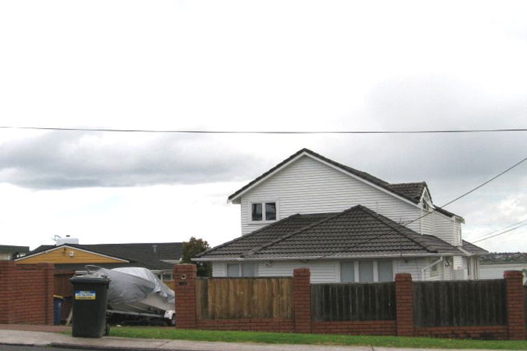 Photo of property in 107 Sylvan Avenue, Northcote, Auckland, 0627