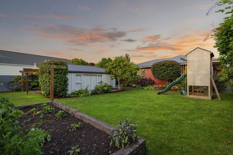 Photo of property in 18 Colwyn Street, Bryndwr, Christchurch, 8053