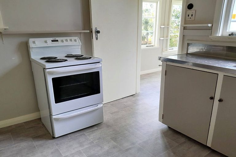 Photo of property in 46 Evans Road, Glen Eden, Auckland, 0602