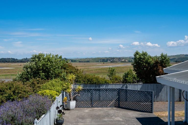 Photo of property in 2/64 The Esplanade, Westshore, Napier, 4110