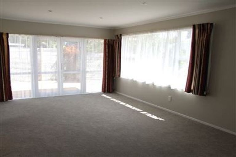 Photo of property in 24 Margaret Place, Milford, Auckland, 0620