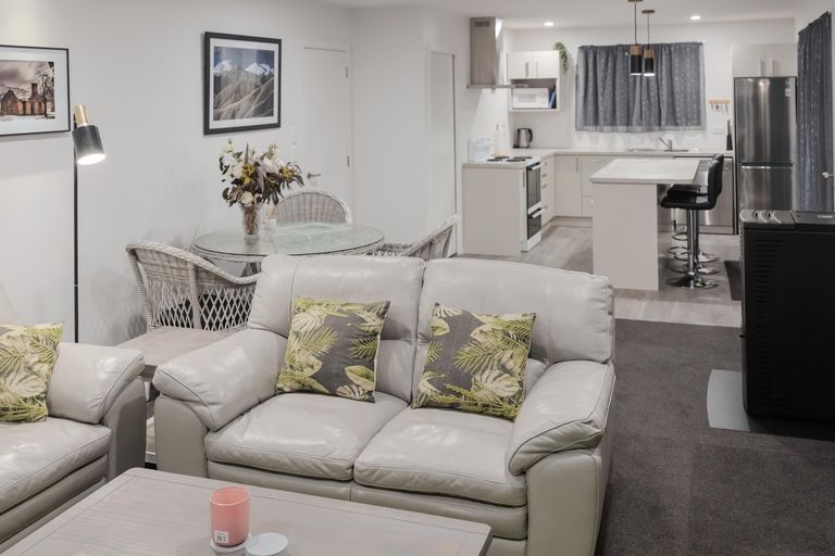 Photo of property in 10 Bute Street, Moeraki, 9482