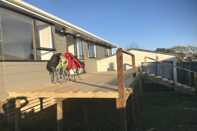 Photo of property in 1 Wai Iti Place, Clendon Park, Auckland, 2103