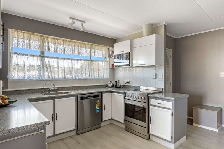 Photo of property in 12 Banks Street, Tolaga Bay, 4077