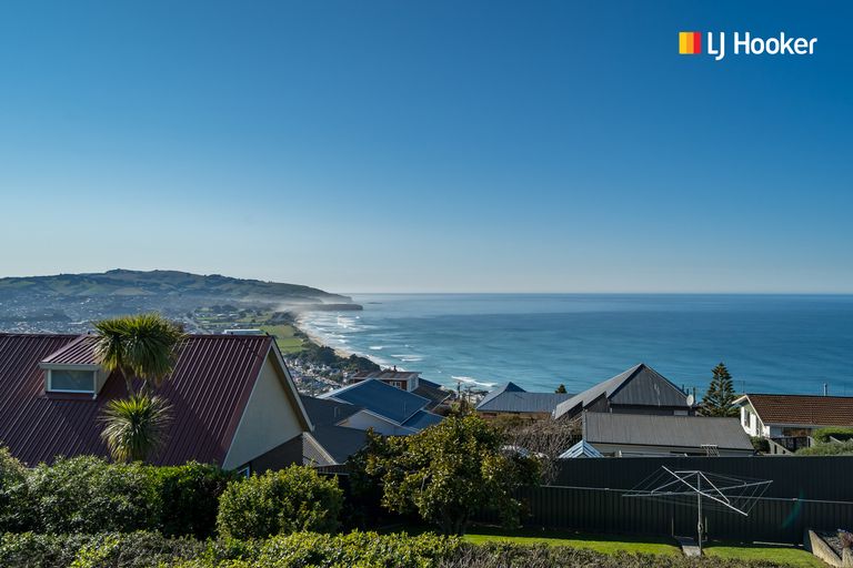 Photo of property in 21 Earls Road, Saint Clair, Dunedin, 9012