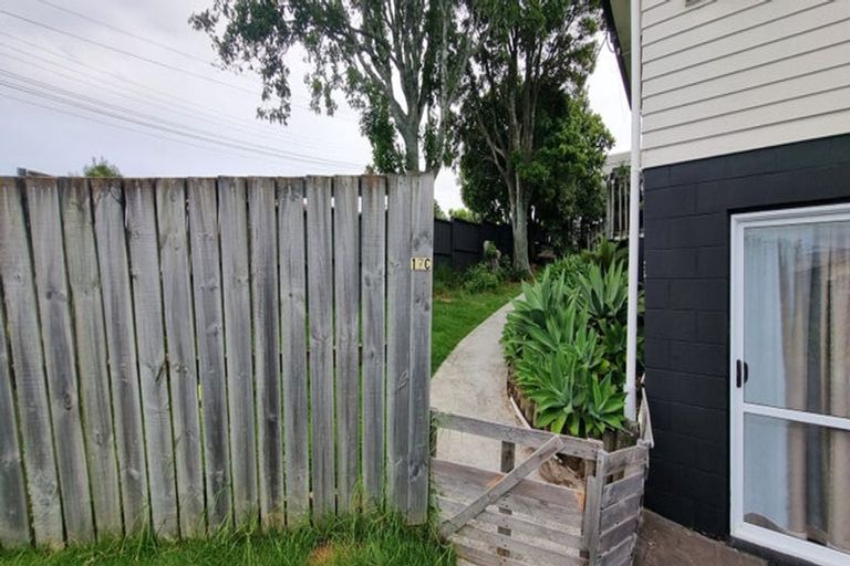 Photo of property in 17c Arran Road, Browns Bay, Auckland, 0630
