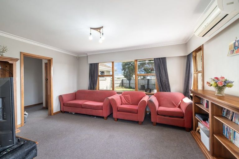 Photo of property in 24 Ontario Place, Wainoni, Christchurch, 8061