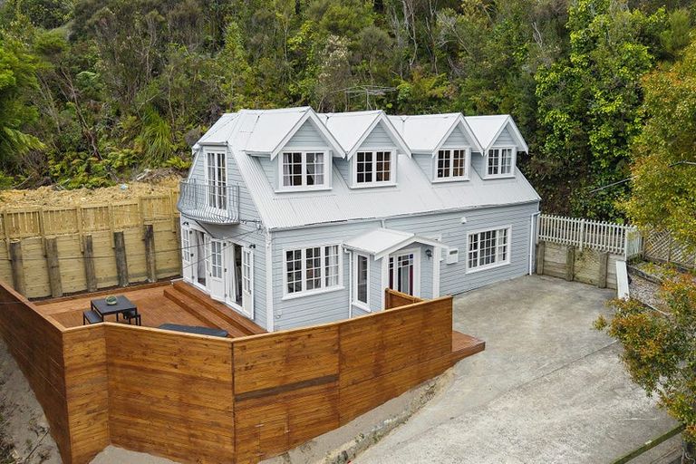 Photo of property in 128 Manuka Street, Stokes Valley, Lower Hutt, 5019