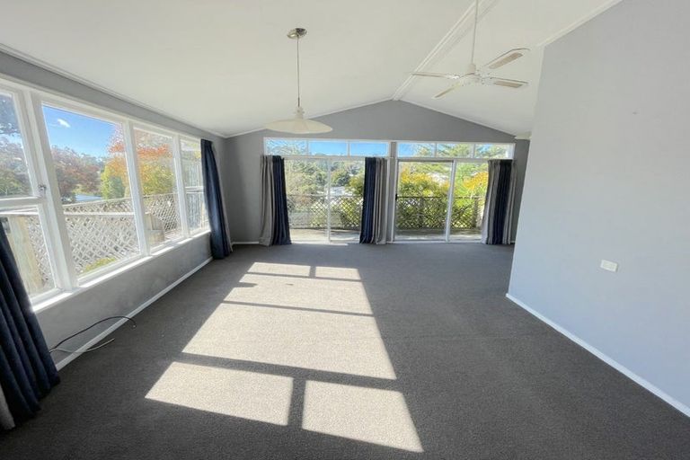 Photo of property in 77 Vandeleur Avenue, Birkdale, Auckland, 0626