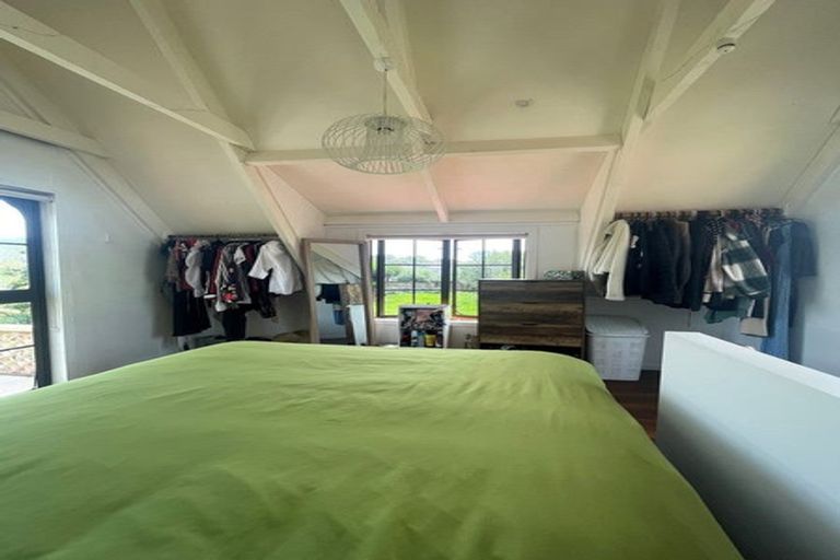 Photo of property in 17 Harbour View Road, Leigh, 0985