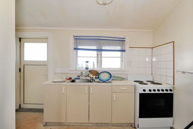 Photo of property in 1 Largo Avenue, South Dunedin, Dunedin, 9012