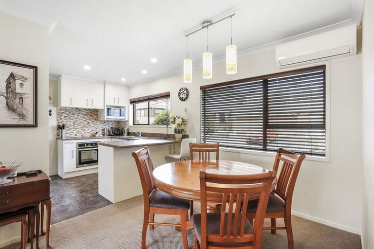 Photo of property in 2/248 Great North Road, Henderson, Auckland, 0612