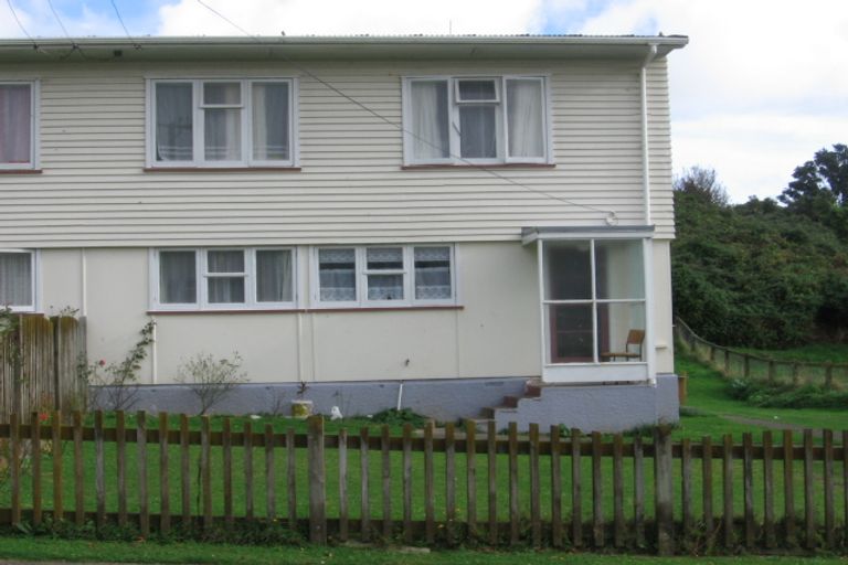 Photo of property in 12-14 Derby Place, Cannons Creek, Porirua, 5024