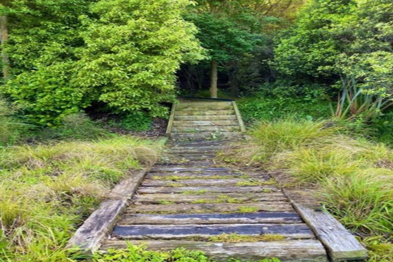 Photo of property in 77 Hartwell Drive, Kelvin Grove, Palmerston North, 4470