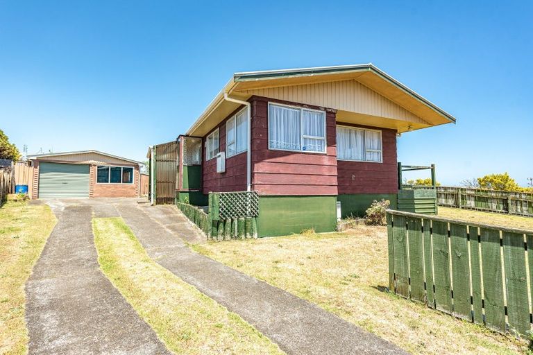 Photo of property in 35 Karyn Street, Castlecliff, Whanganui, 4501