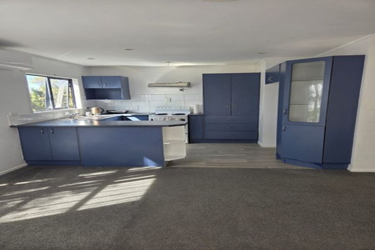 Photo of property in 64 Lavery Place, Sunnynook, Auckland, 0632