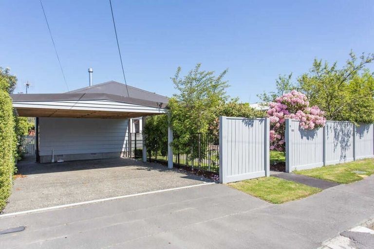 Photo of property in 9 Verran Place, Fendalton, Christchurch, 8052