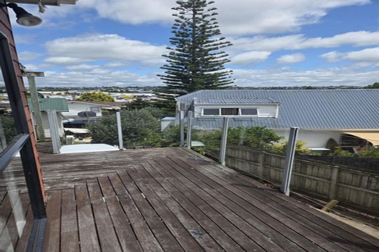 Photo of property in 1/95 Bond Crescent, Forrest Hill, Auckland, 0620