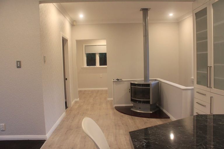 Photo of property in 55 Hungerford Road, Houghton Bay, Wellington, 6023