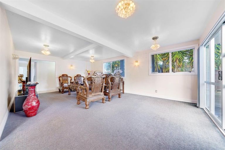 Photo of property in 10 Tabitha Crescent, Henderson, Auckland, 0612