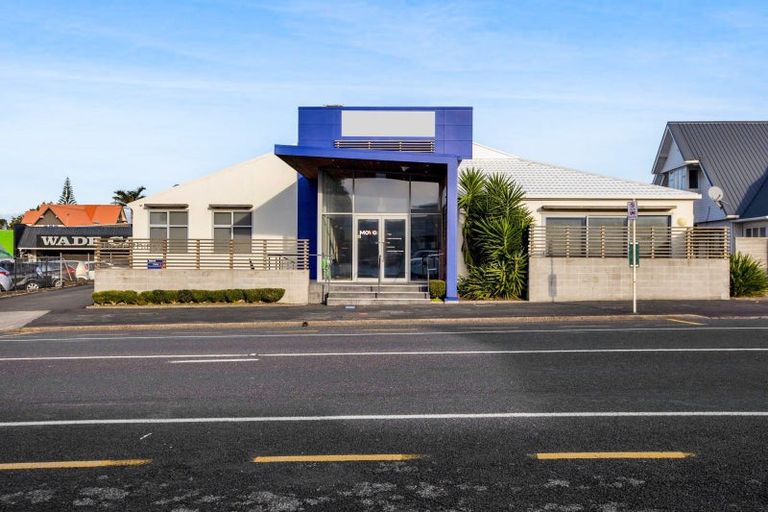 Photo of property in 330 Devon Street West, New Plymouth, 4310